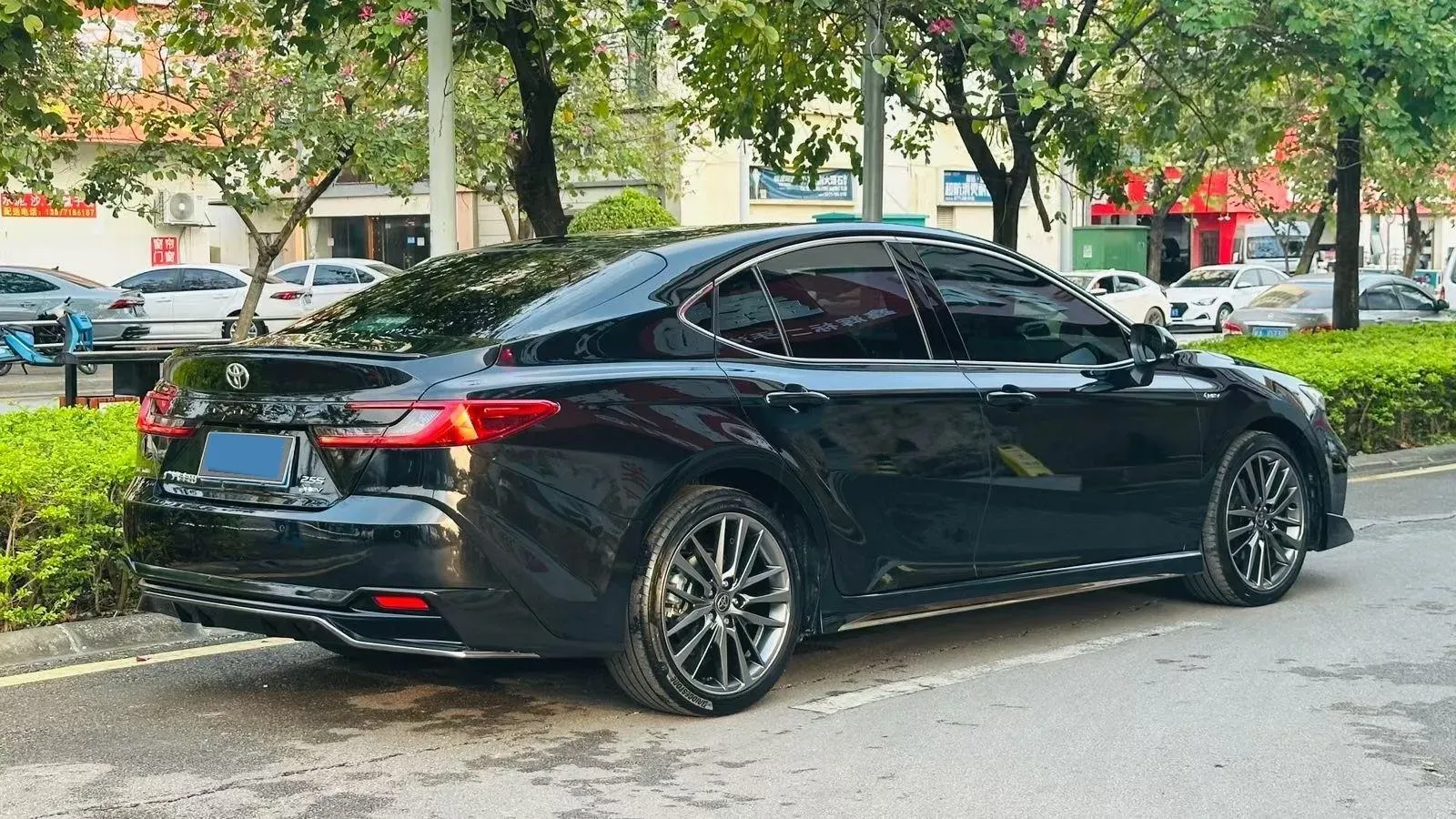 2024 Toyota Camry 2.5L 185HP L4 E-CVT Hybrid,autocango,china used car exporter,china ev exporter,chinese used car exporter,chinese used ev exporter