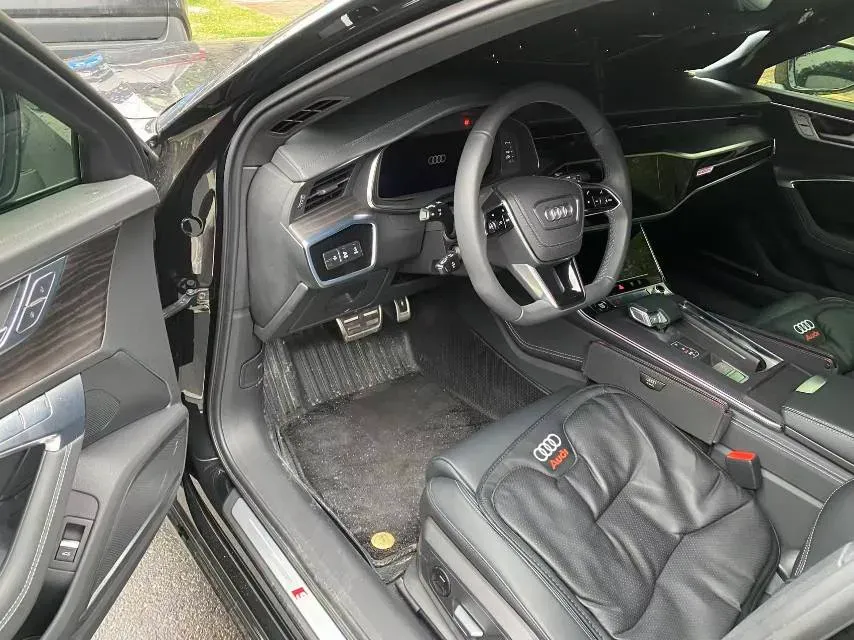 2025 Audi A6L 2.0T 245HP L4 7DCT,autocango,china used car exporter,china ev exporter,chinese used car exporter,chinese used ev exporter