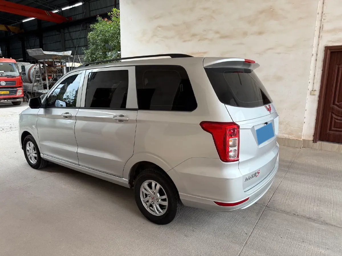 2021 WuLing RongGuang New Truck 1.5L 99HP L4 5MT,autocango,china used car exporter,china ev exporter,chinese used car exporter,chinese used ev exporter