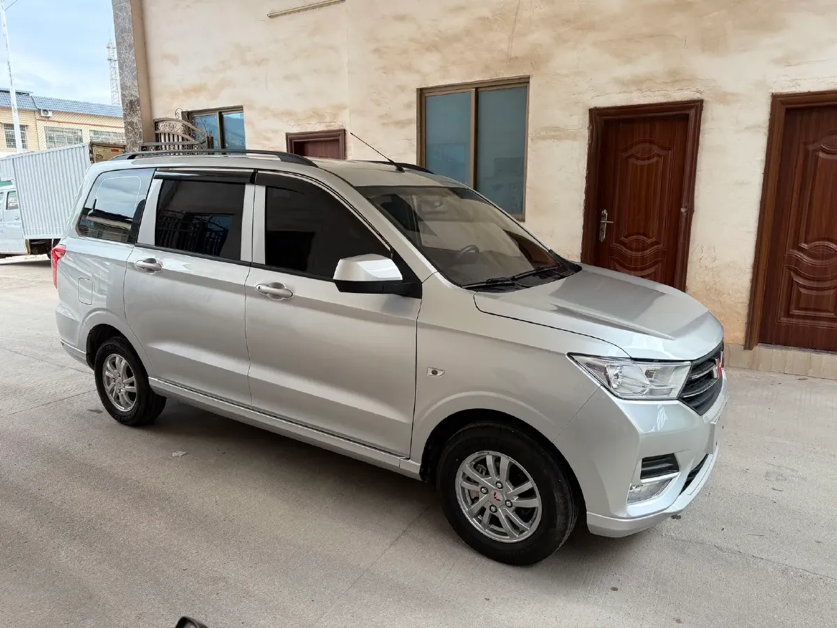 2021 WuLing RongGuang New Truck 1.5L 99HP L4 5MT,autocango,china used car exporter,china ev exporter,chinese used car exporter,chinese used ev exporter