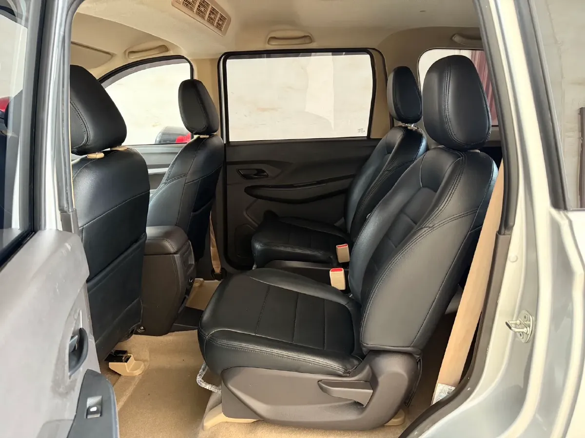 2021 WuLing RongGuang New Truck 1.5L 99HP L4 5MT,autocango,china used car exporter,china ev exporter,chinese used car exporter,chinese used ev exporter