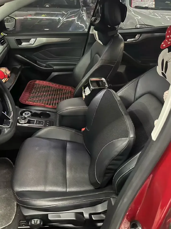 2020 Ford Focus 1.5T 174HP L3 8AT,autocango,china used car exporter,china ev exporter,chinese used car exporter,chinese used ev exporter