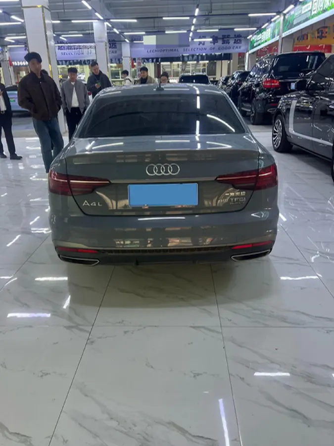 2022 Audi A4L 2.0T 190HP L4 7DCT,autocango,china used car exporter,china ev exporter,chinese used car exporter,chinese used ev exporter