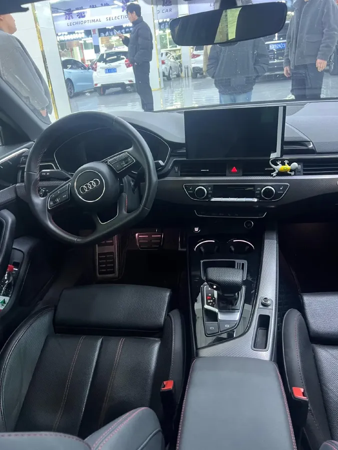 2022 Audi A4L 2.0T 190HP L4 7DCT,autocango,china used car exporter,china ev exporter,chinese used car exporter,chinese used ev exporter