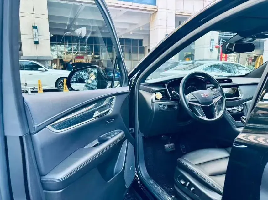 2021 Cadillac XT5 2.0T 237HP L4 9AT,autocango,china used car exporter,china ev exporter,chinese used car exporter,chinese used ev exporter
