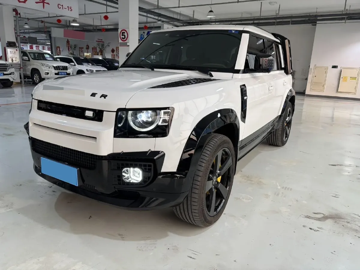 2025 Land Rover Defender 3.0T 400HP L6 8AT,autocango,china used car exporter,china ev exporter,chinese used car exporter,chinese used ev exporter
