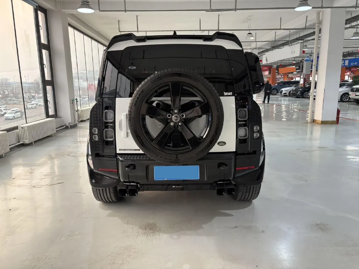 2025 Land Rover Defender 3.0T 400HP L6 8AT,autocango,china used car exporter,china ev exporter,chinese used car exporter,chinese used ev exporter