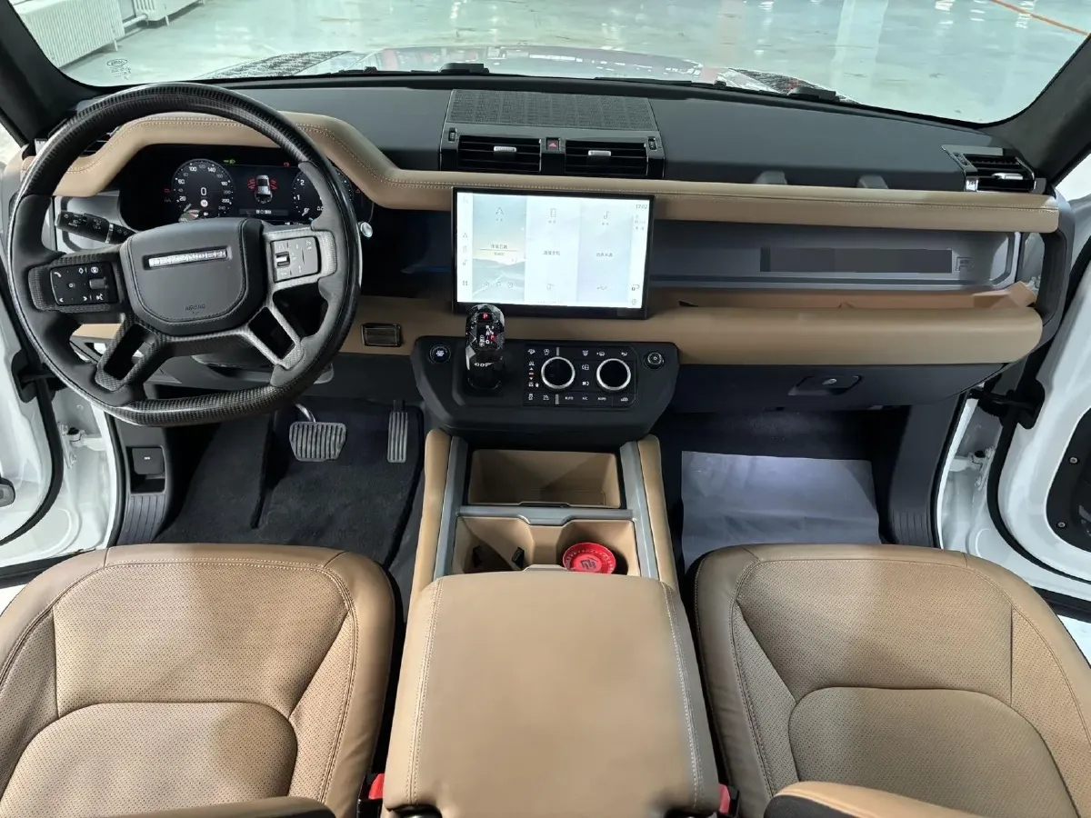 2025 Land Rover Defender 3.0T 400HP L6 8AT,autocango,china used car exporter,china ev exporter,chinese used car exporter,chinese used ev exporter