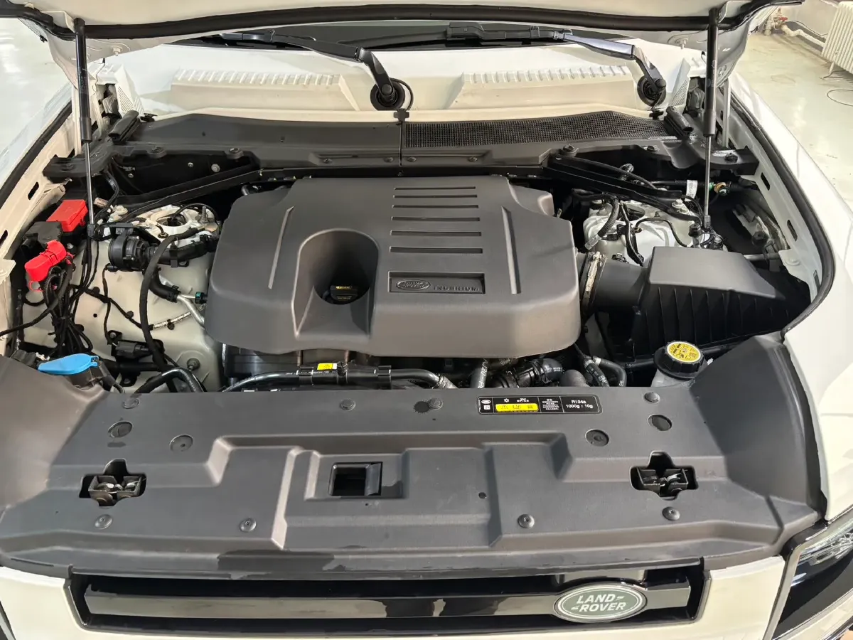 2025 Land Rover Defender 3.0T 400HP L6 8AT,autocango,china used car exporter,china ev exporter,chinese used car exporter,chinese used ev exporter