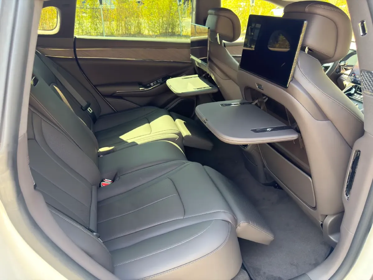 2024 Denza DenzaZ9 2.0T 207HP L4 E-CVT PHEV 38.5KWH,autocango,china used car exporter,china ev exporter,chinese used car exporter,chinese used ev exporter