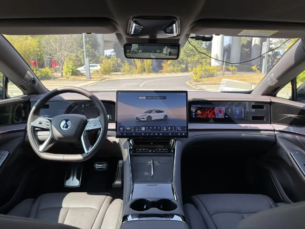 2024 Denza DenzaZ9 2.0T 207HP L4 E-CVT PHEV 38.5KWH,autocango,china used car exporter,china ev exporter,chinese used car exporter,chinese used ev exporter