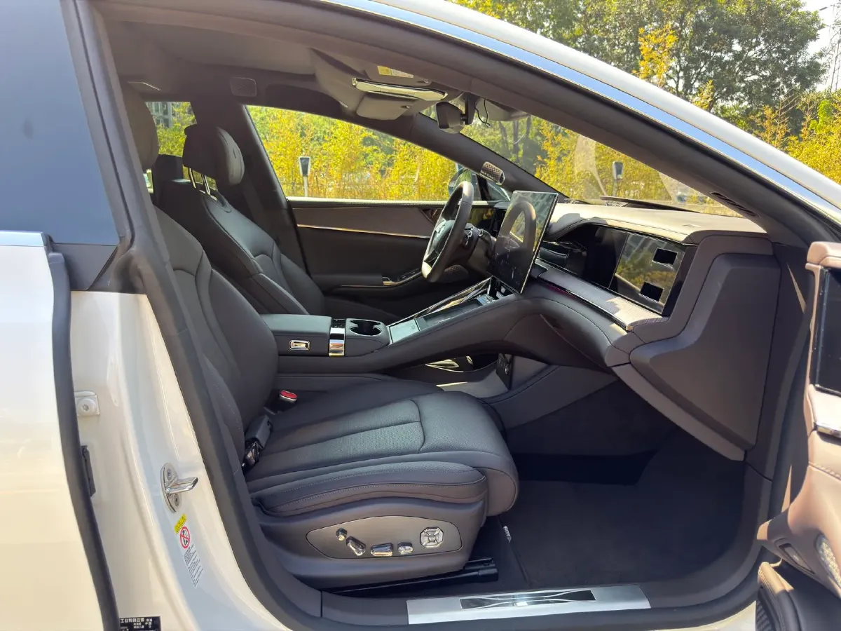 2024 Denza DenzaZ9 2.0T 207HP L4 E-CVT PHEV 38.5KWH,autocango,china used car exporter,china ev exporter,chinese used car exporter,chinese used ev exporter