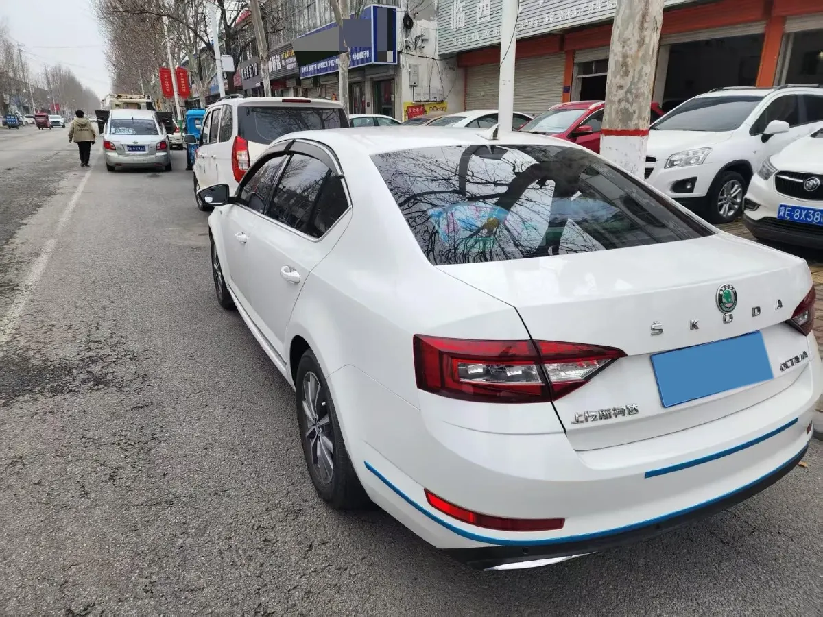 2021 Skoda Octavia 1.5L 113HP L4 6AT,autocango,china used car exporter,china ev exporter,chinese used car exporter,chinese used ev exporter