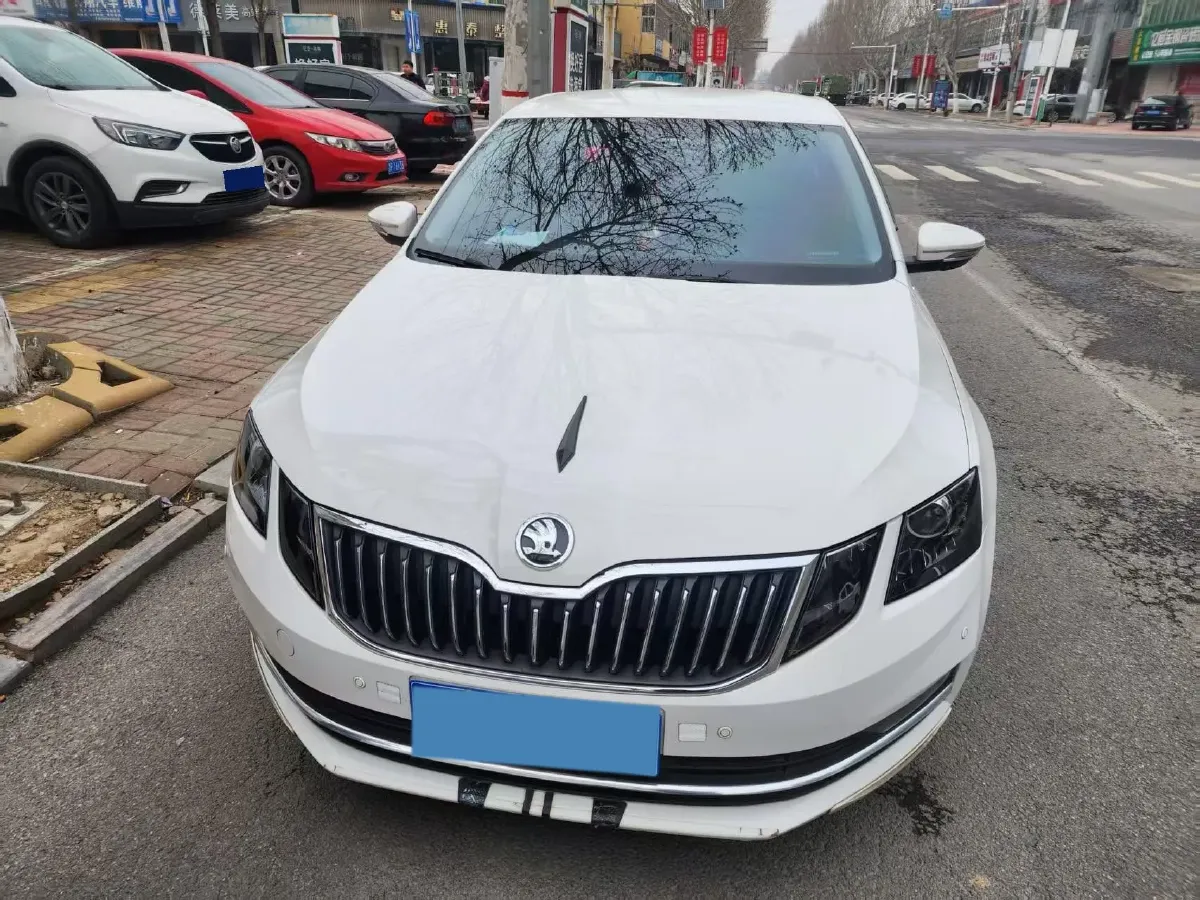 2021 Skoda Octavia 1.5L 113HP L4 6AT,autocango,china used car exporter,china ev exporter,chinese used car exporter,chinese used ev exporter