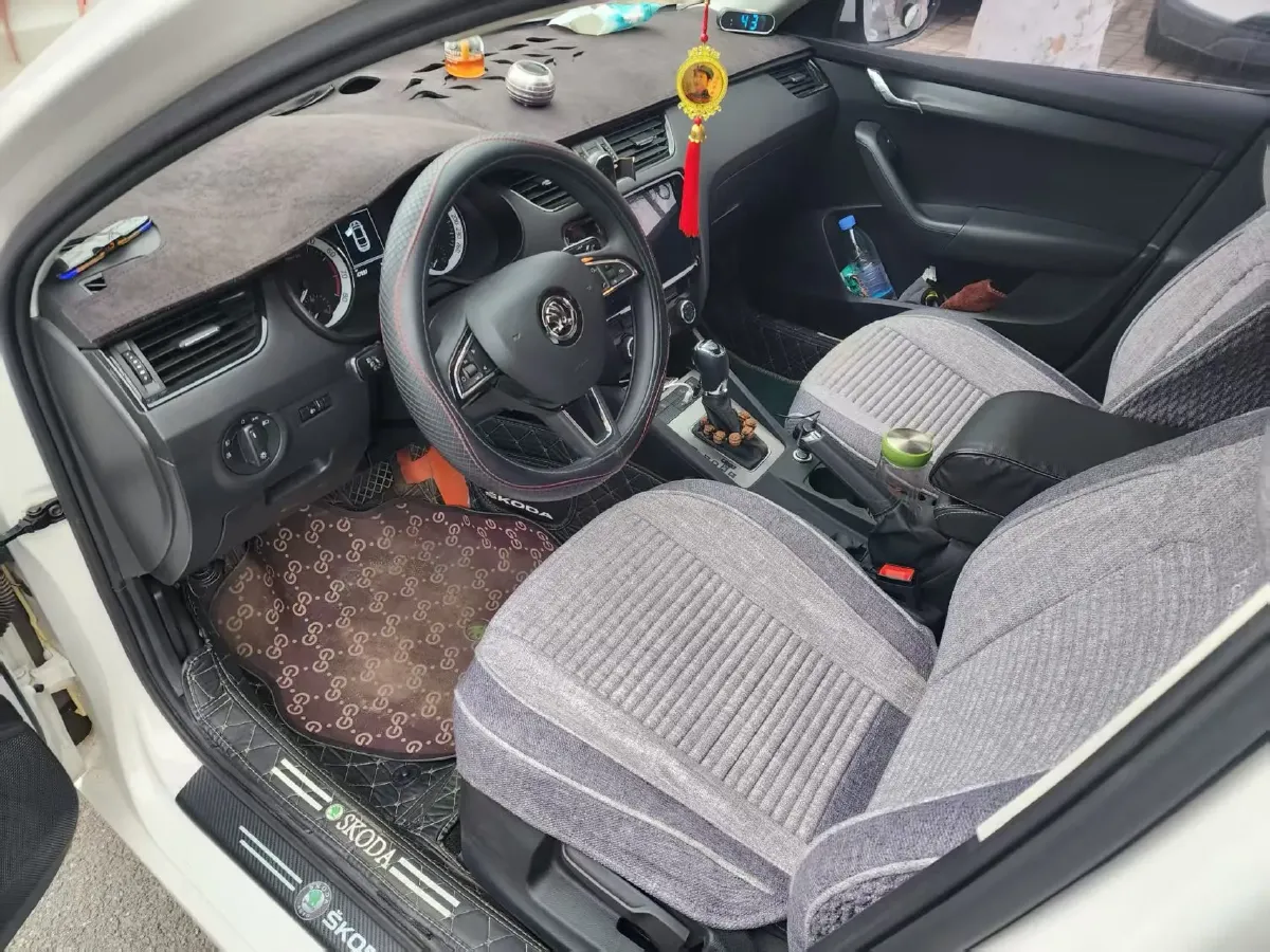 2021 Skoda Octavia 1.5L 113HP L4 6AT,autocango,china used car exporter,china ev exporter,chinese used car exporter,chinese used ev exporter