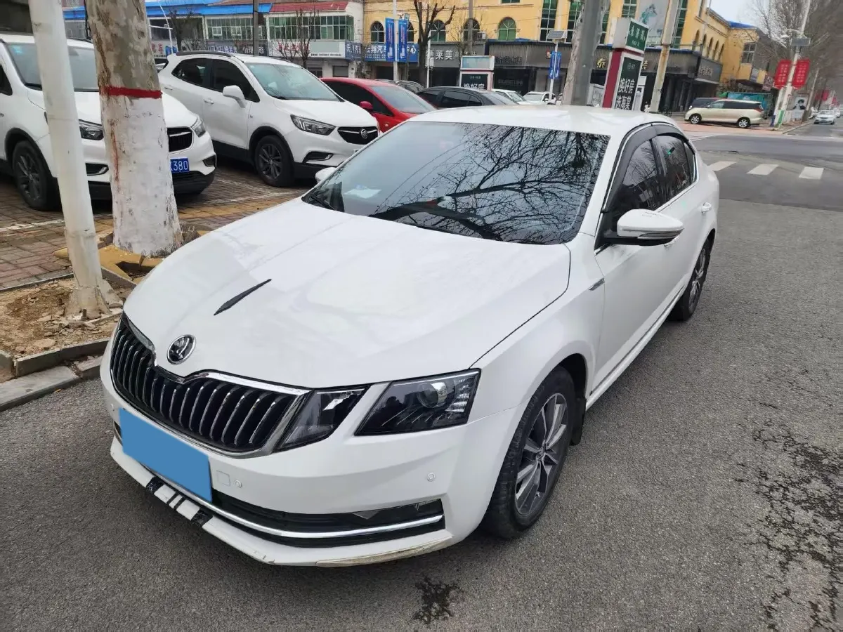 2021 Skoda Octavia 1.5L 113HP L4 6AT,autocango,china used car exporter,china ev exporter,chinese used car exporter,chinese used ev exporter