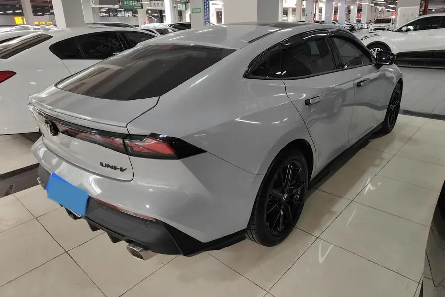 2022 ChangAn UNI-V 1.5T 188HP L4 7DCT,autocango,china used car exporter,china ev exporter,chinese used car exporter,chinese used ev exporter