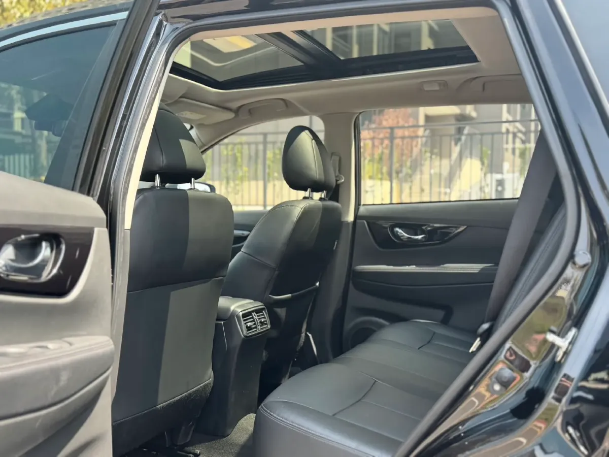 2023 Nissan X-Trail 2.0L 151HP L4 CVT,autocango,china used car exporter,china ev exporter,chinese used car exporter,chinese used ev exporter