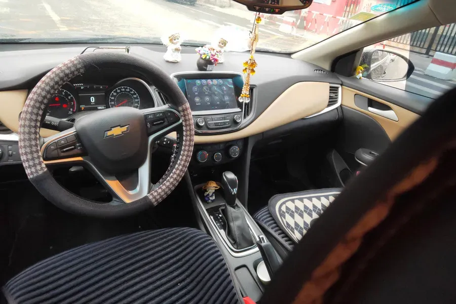 2020 Chevrolet Monza 1.5L 113HP L4 6AT,autocango,china used car exporter,china ev exporter,chinese used car exporter,chinese used ev exporter