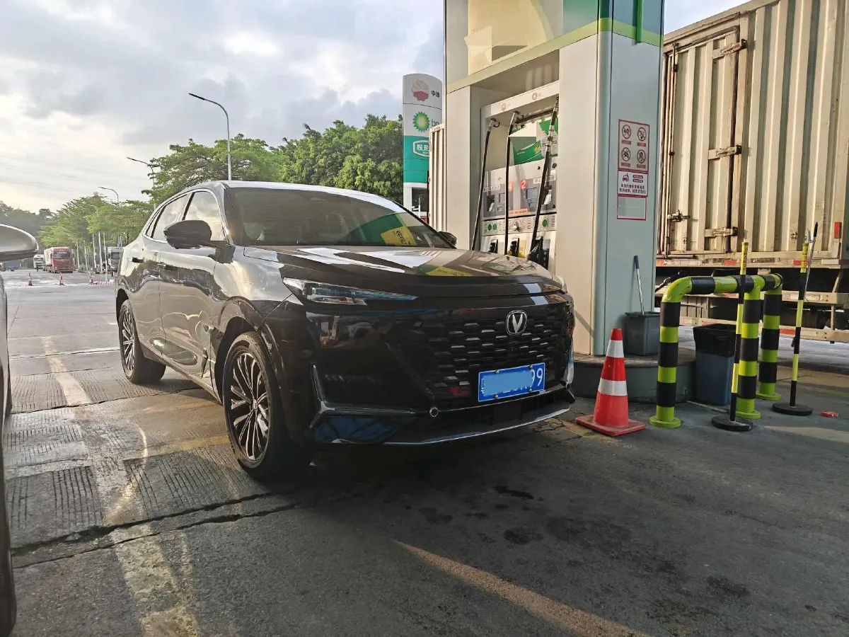 2023 ChangAn UNI-K 2.0T 233HP L4 8AT,autocango,china used car exporter,china ev exporter,chinese used car exporter,chinese used ev exporter
