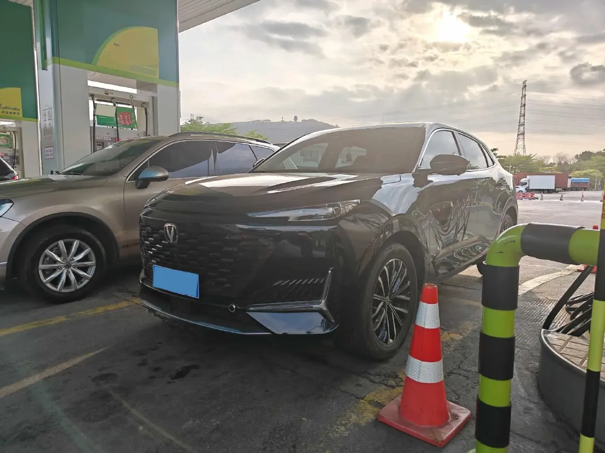 2023 ChangAn UNI-K 2.0T 233HP L4 8AT,autocango,china used car exporter,china ev exporter,chinese used car exporter,chinese used ev exporter