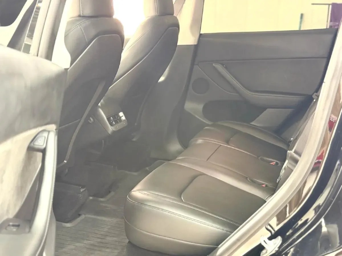 2022 Tesla Model Y BEV 60KWH,autocango,china used car exporter,china ev exporter,chinese used car exporter,chinese used ev exporter