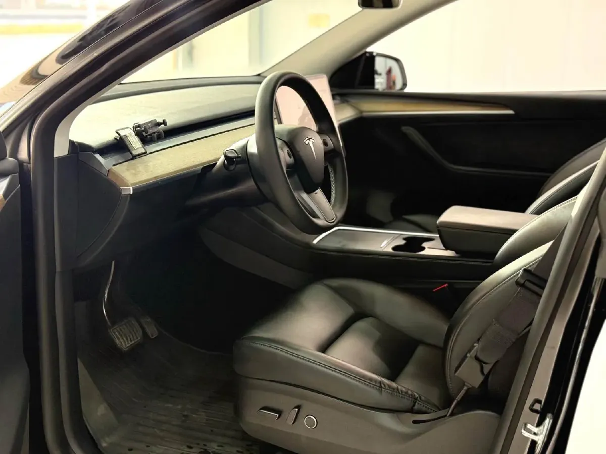 2022 Tesla Model Y BEV 60KWH,autocango,china used car exporter,china ev exporter,chinese used car exporter,chinese used ev exporter