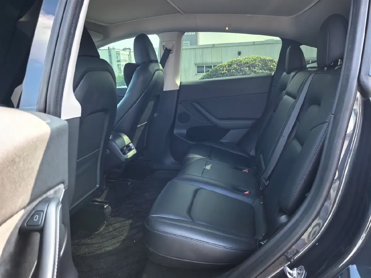 2022 Tesla Model Y BEV 60KWH,autocango,china used car exporter,china ev exporter,chinese used car exporter,chinese used ev exporter