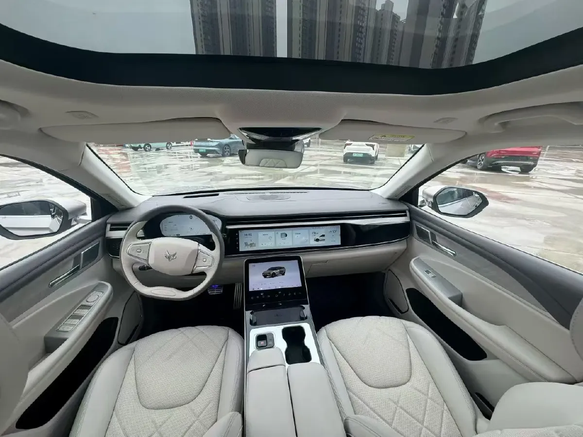 2025 ARCFOX αT6 BEV,autocango,china used car exporter,china ev exporter,chinese used car exporter,chinese used ev exporter