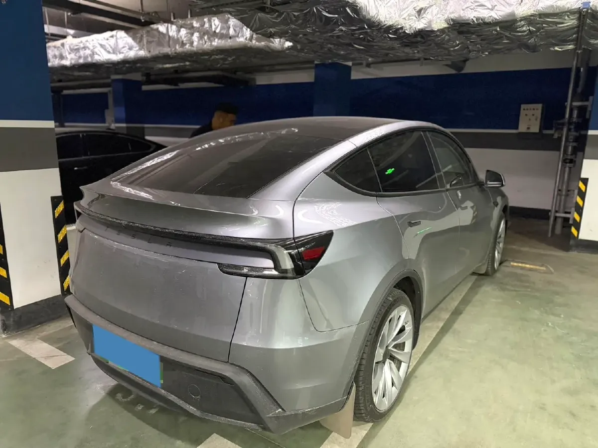 2025 Tesla Model Y BEV 62.5KWH,autocango,china used car exporter,china ev exporter,chinese used car exporter,chinese used ev exporter