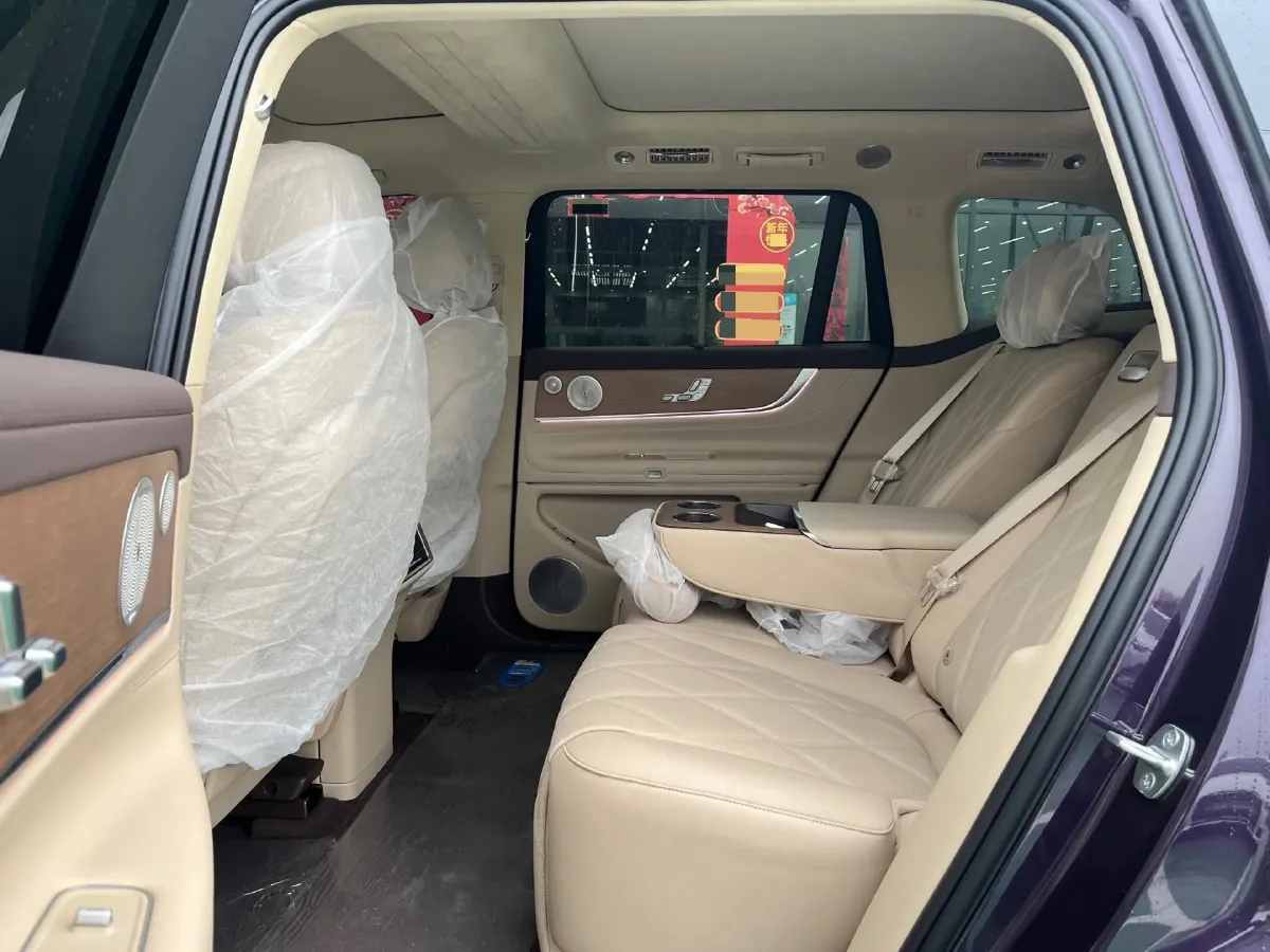 2025 AITO AITO M9 REEV 160HP REEV 52KWH,autocango,china used car exporter,china ev exporter,chinese used car exporter,chinese used ev exporter