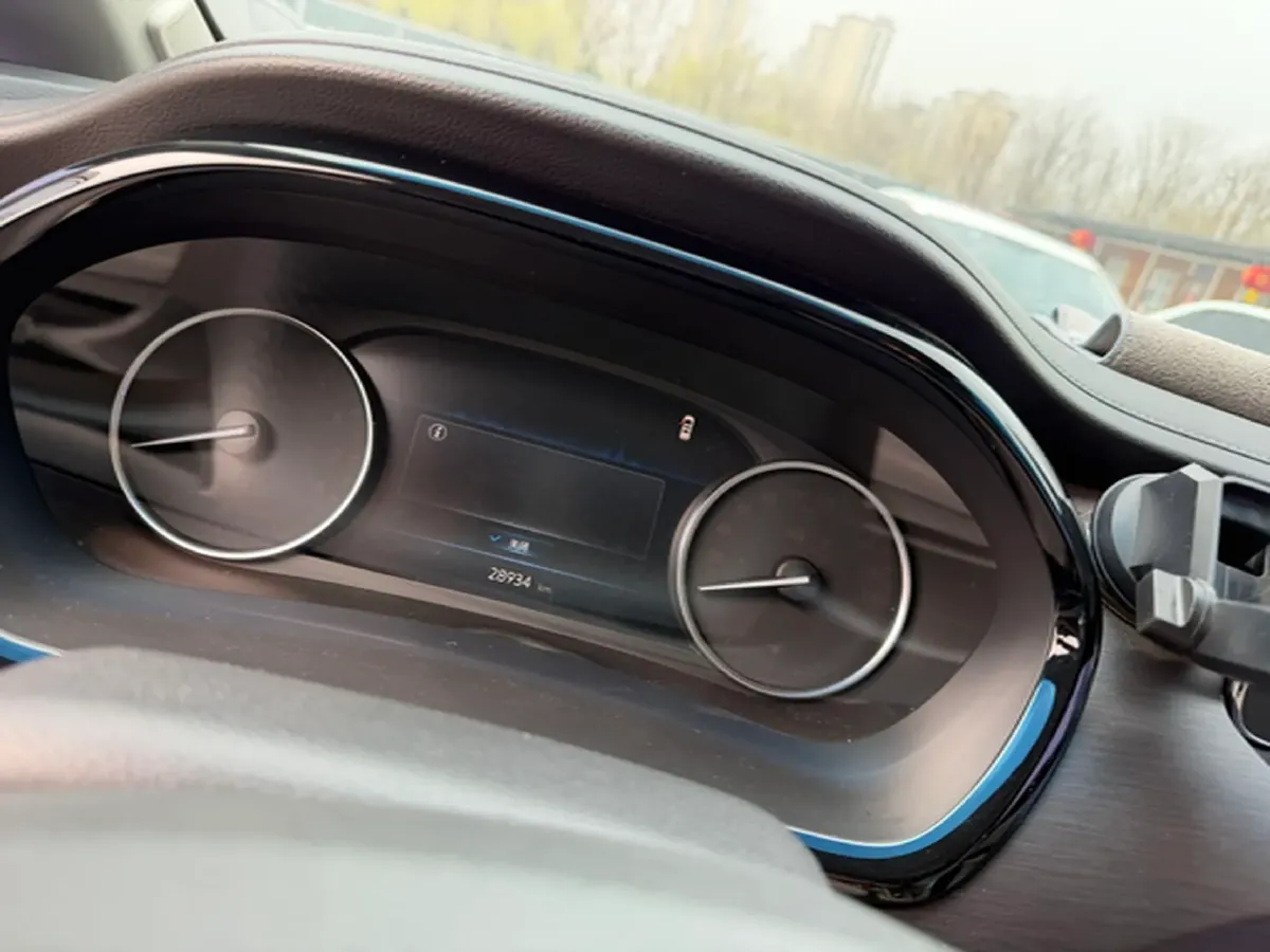 2022 Buick GL8 2.0T 237HP L4 9AT,autocango,china used car exporter,china ev exporter,chinese used car exporter,chinese used ev exporter