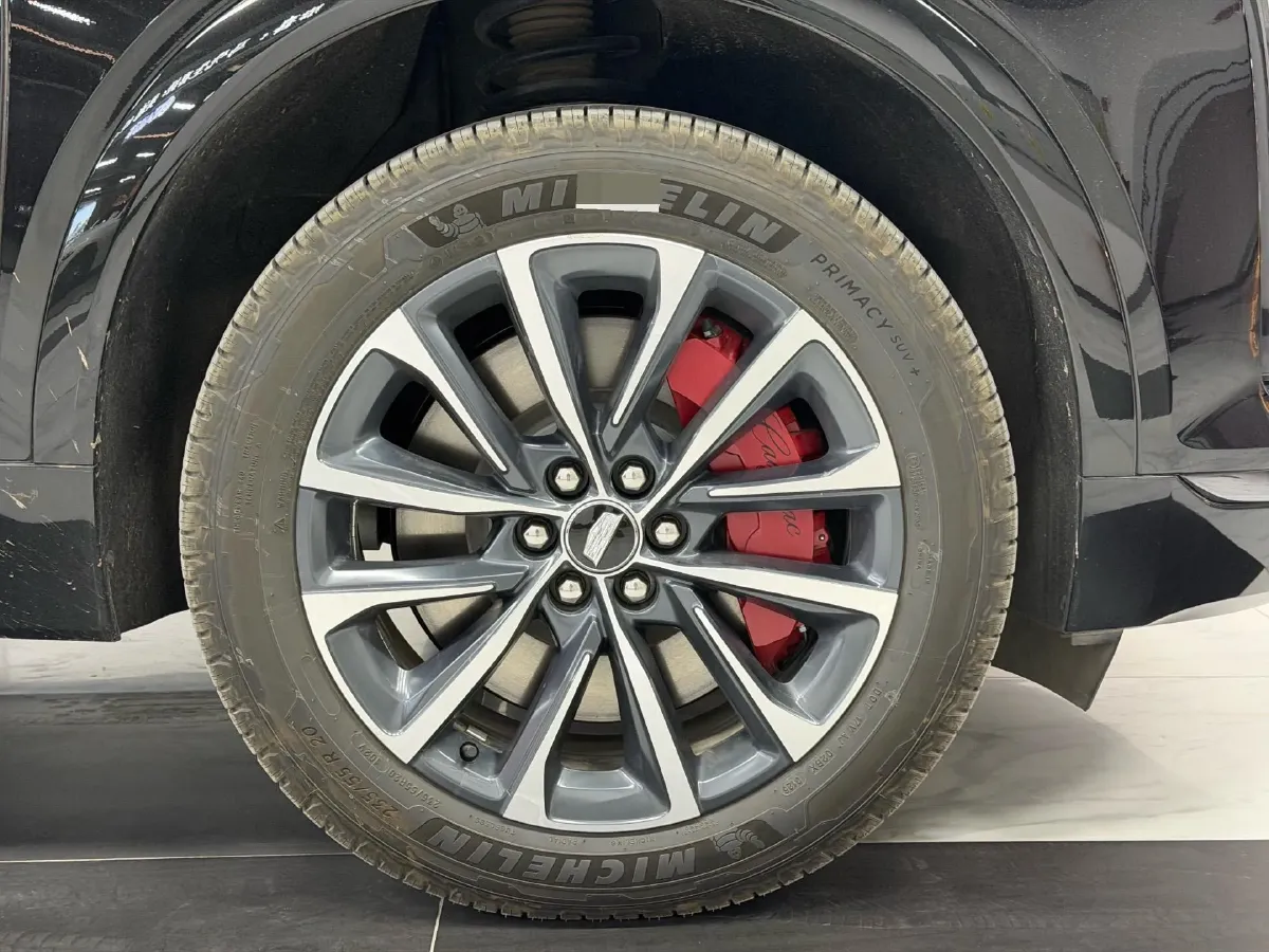 2025 Cadillac XT5 2.0T 237HP L4 9AT,autocango,china used car exporter,china ev exporter,chinese used car exporter,chinese used ev exporter