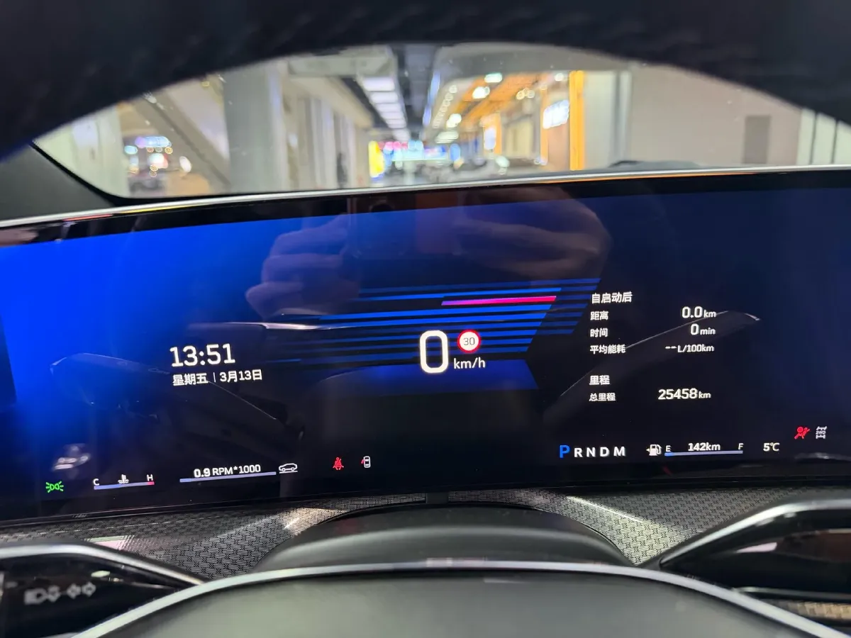 2025 Cadillac XT5 2.0T 237HP L4 9AT,autocango,china used car exporter,china ev exporter,chinese used car exporter,chinese used ev exporter