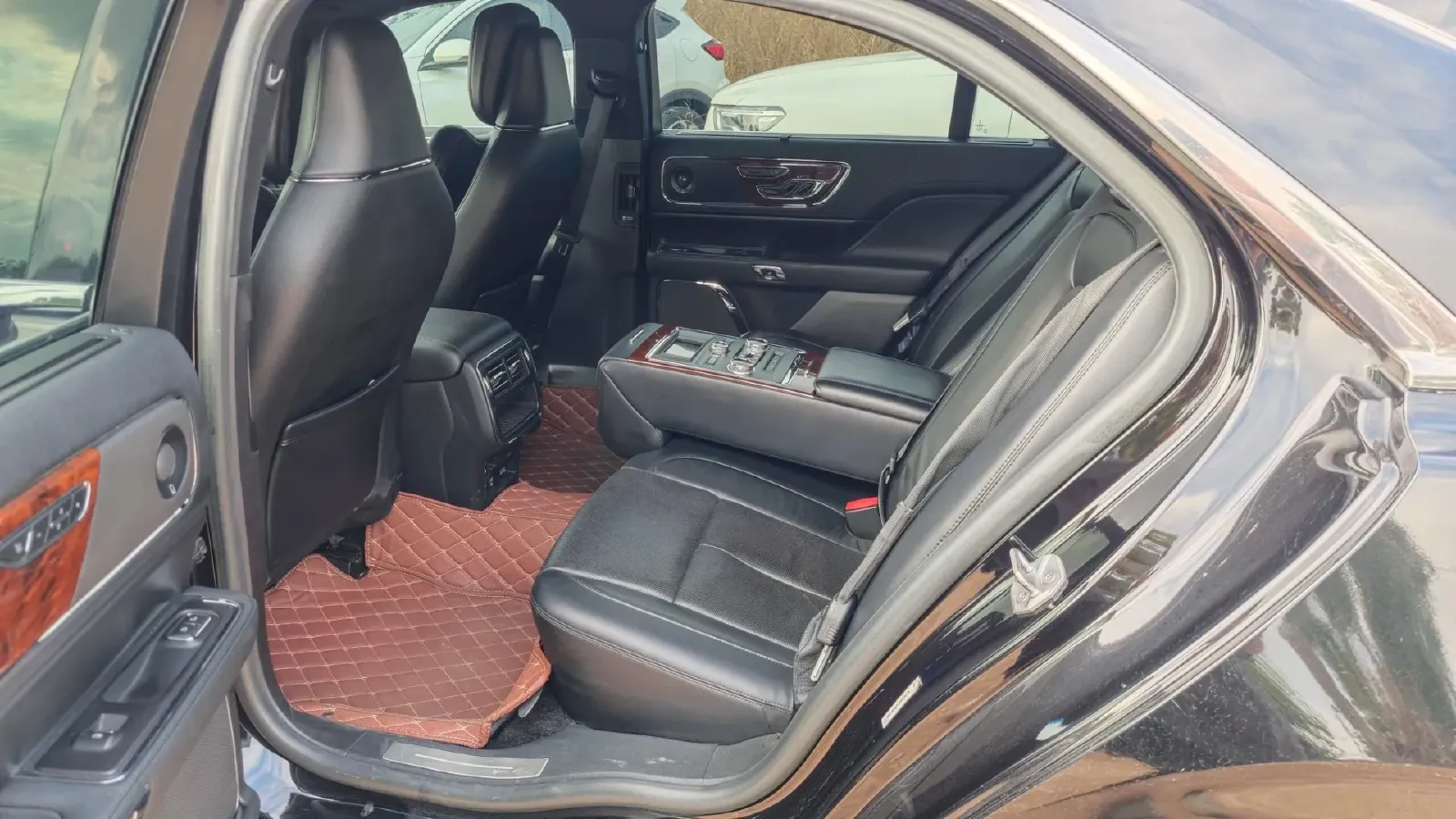 2020 Lincoln Continental 2.0T 241HP L4 6AT,autocango,china used car exporter,china ev exporter,chinese used car exporter,chinese used ev exporter