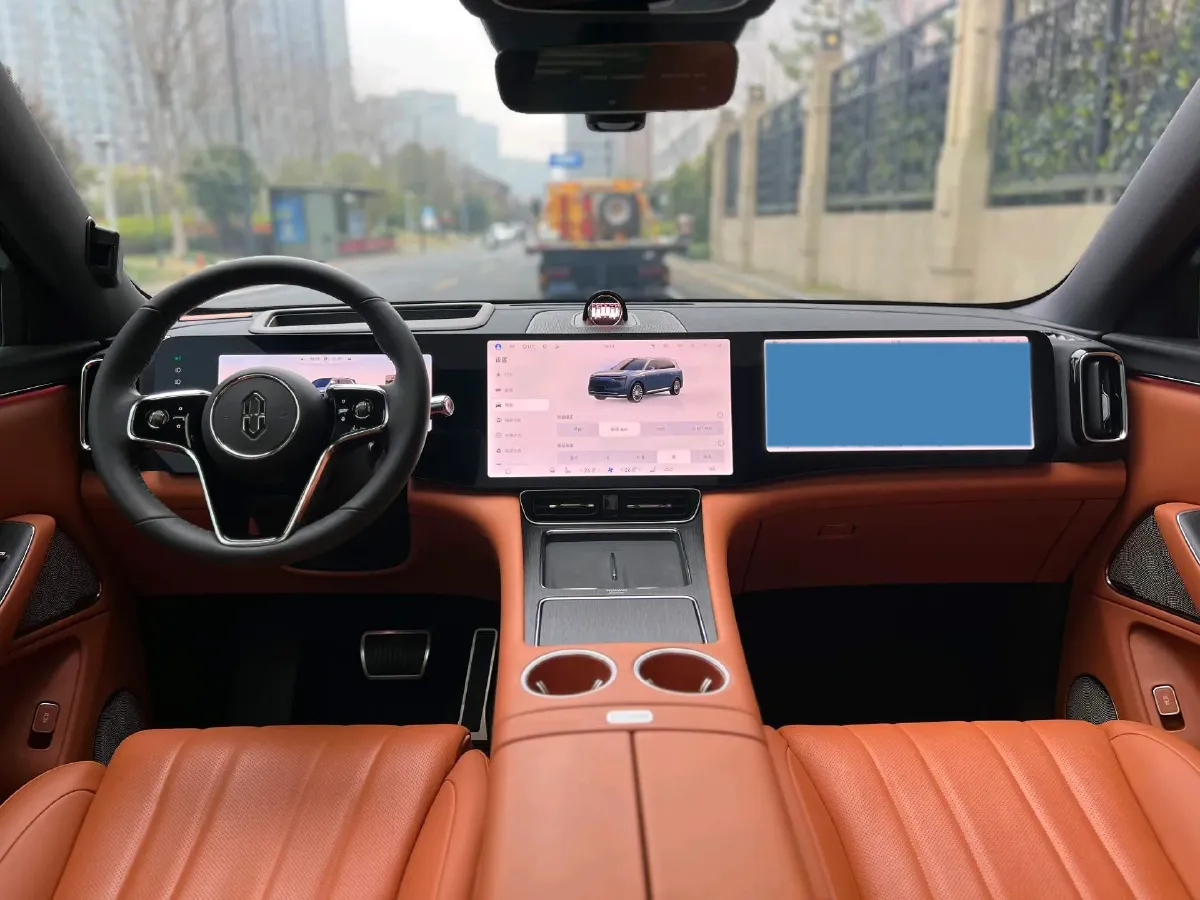 2025 AITO AITO M8 REEV 160HP REEV 53.4KWH,autocango,china used car exporter,china ev exporter,chinese used car exporter,chinese used ev exporter