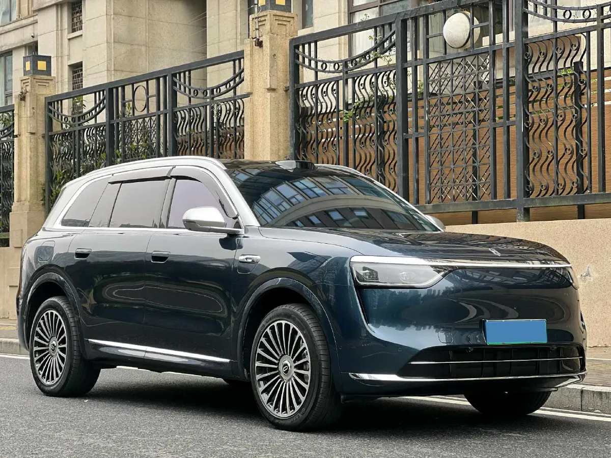 2025 AITO AITO M8 REEV 160HP REEV 53.4KWH,autocango,china used car exporter,china ev exporter,chinese used car exporter,chinese used ev exporter