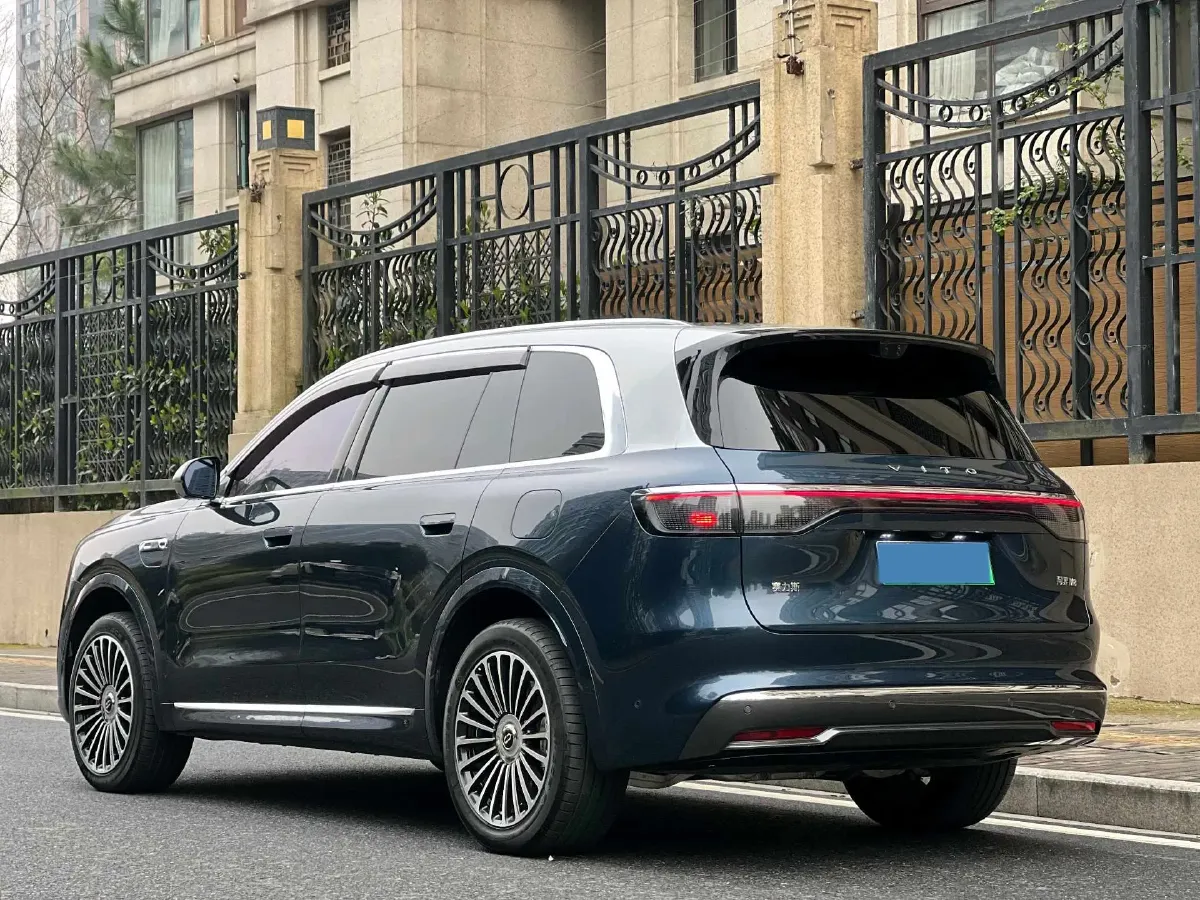 2025 AITO AITO M8 REEV 160HP REEV 53.4KWH,autocango,china used car exporter,china ev exporter,chinese used car exporter,chinese used ev exporter