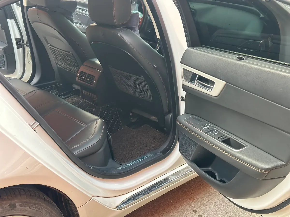 2019 Land Rover Discovery Sport 2.0T 200HP L4 9AT,autocango,china used car exporter,china ev exporter,chinese used car exporter,chinese used ev exporter