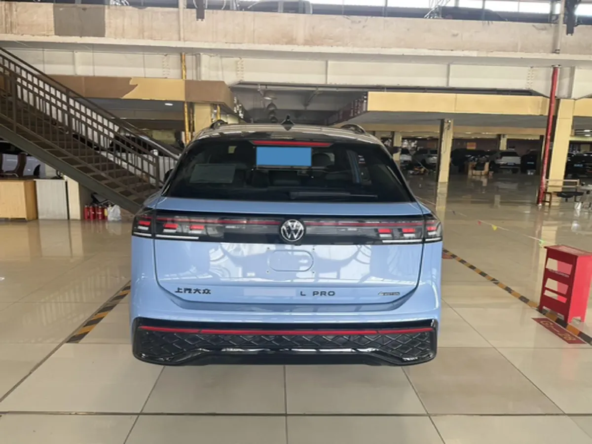 2024 Volkswagen Tiguan L 2.0T 220HP L4 7DCT,autocango,china used car exporter,china ev exporter,chinese used car exporter,chinese used ev exporter