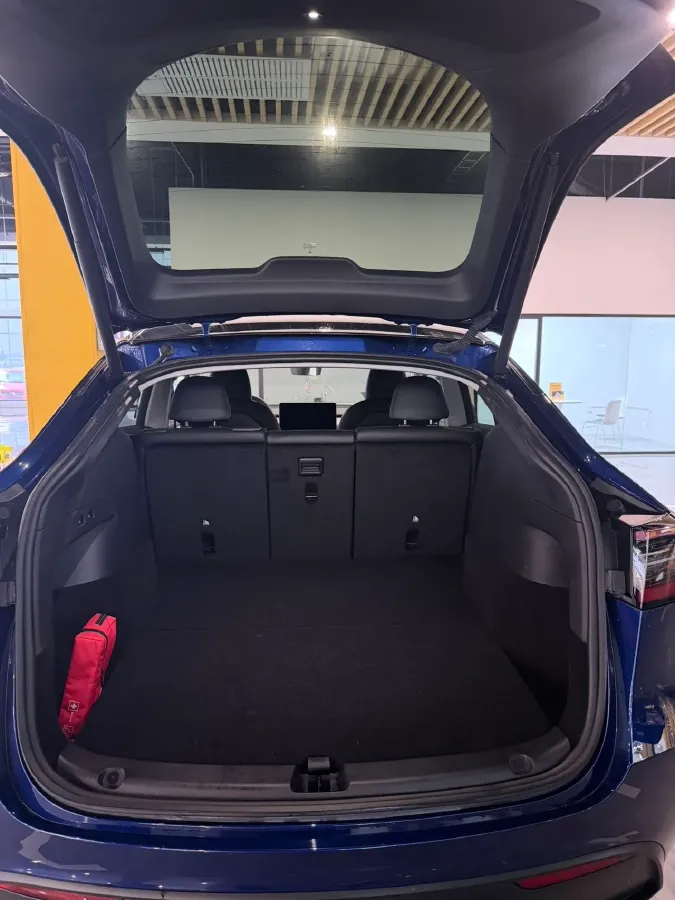 2024 Tesla Model Y BEV 78.4KWH,autocango,china used car exporter,china ev exporter,chinese used car exporter,chinese used ev exporter