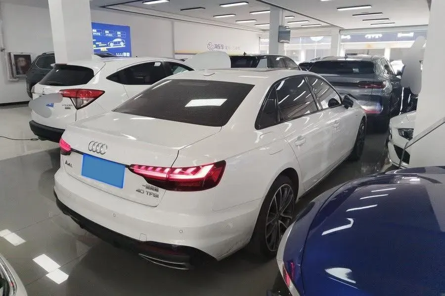 2024 Audi A4L 2.0T 190HP L4 7DCT,autocango,china used car exporter,china ev exporter,chinese used car exporter,chinese used ev exporter