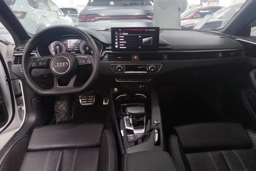 2024 Audi A4L 2.0T 190HP L4 7DCT,autocango,china used car exporter,china ev exporter,chinese used car exporter,chinese used ev exporter