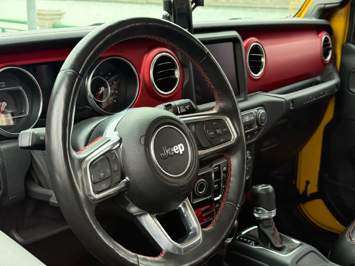 2021 Jeep Wrangler 2.0T 266HP L4 8AT,autocango,china used car exporter,china ev exporter,chinese used car exporter,chinese used ev exporter