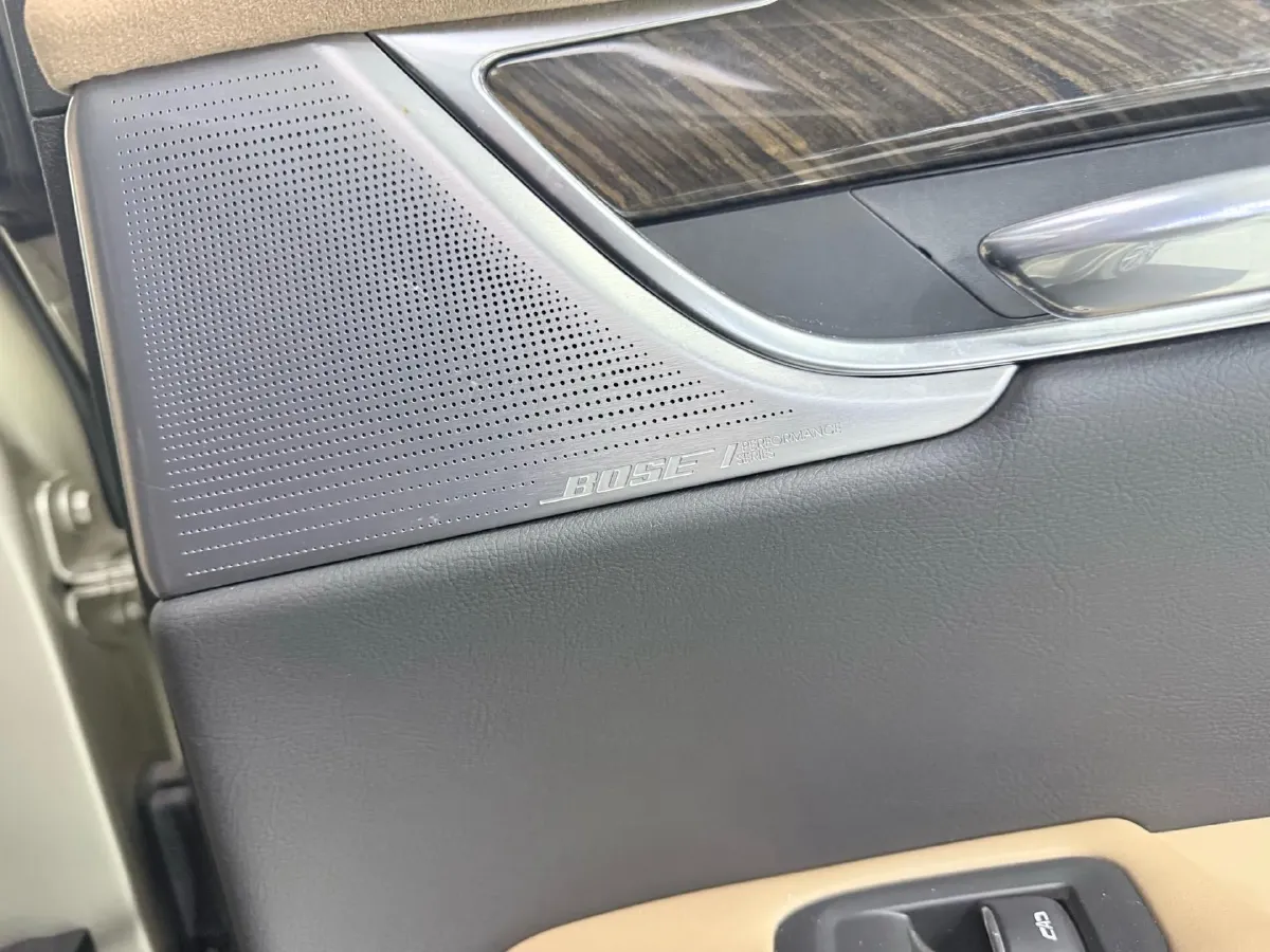 2021 Cadillac XT6 2.0T 237HP L4 9AT,autocango,china used car exporter,china ev exporter,chinese used car exporter,chinese used ev exporter