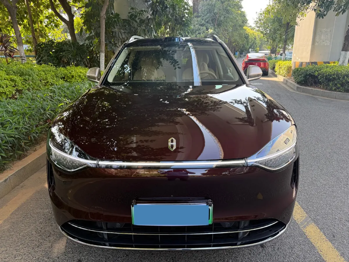 2025 AITO AITO M9 REEV 160HP REEV 52KWH,autocango,china used car exporter,china ev exporter,chinese used car exporter,chinese used ev exporter