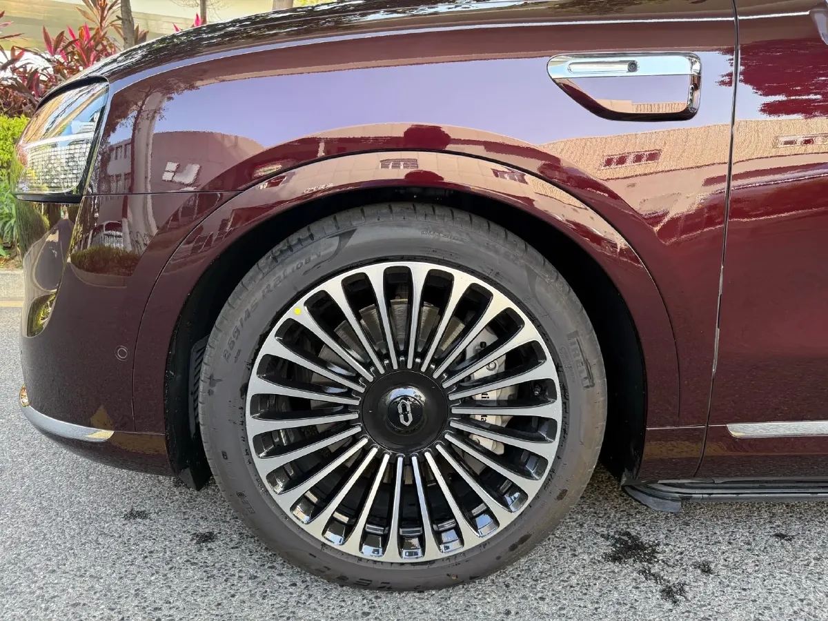 2025 AITO AITO M9 REEV 160HP REEV 52KWH,autocango,china used car exporter,china ev exporter,chinese used car exporter,chinese used ev exporter