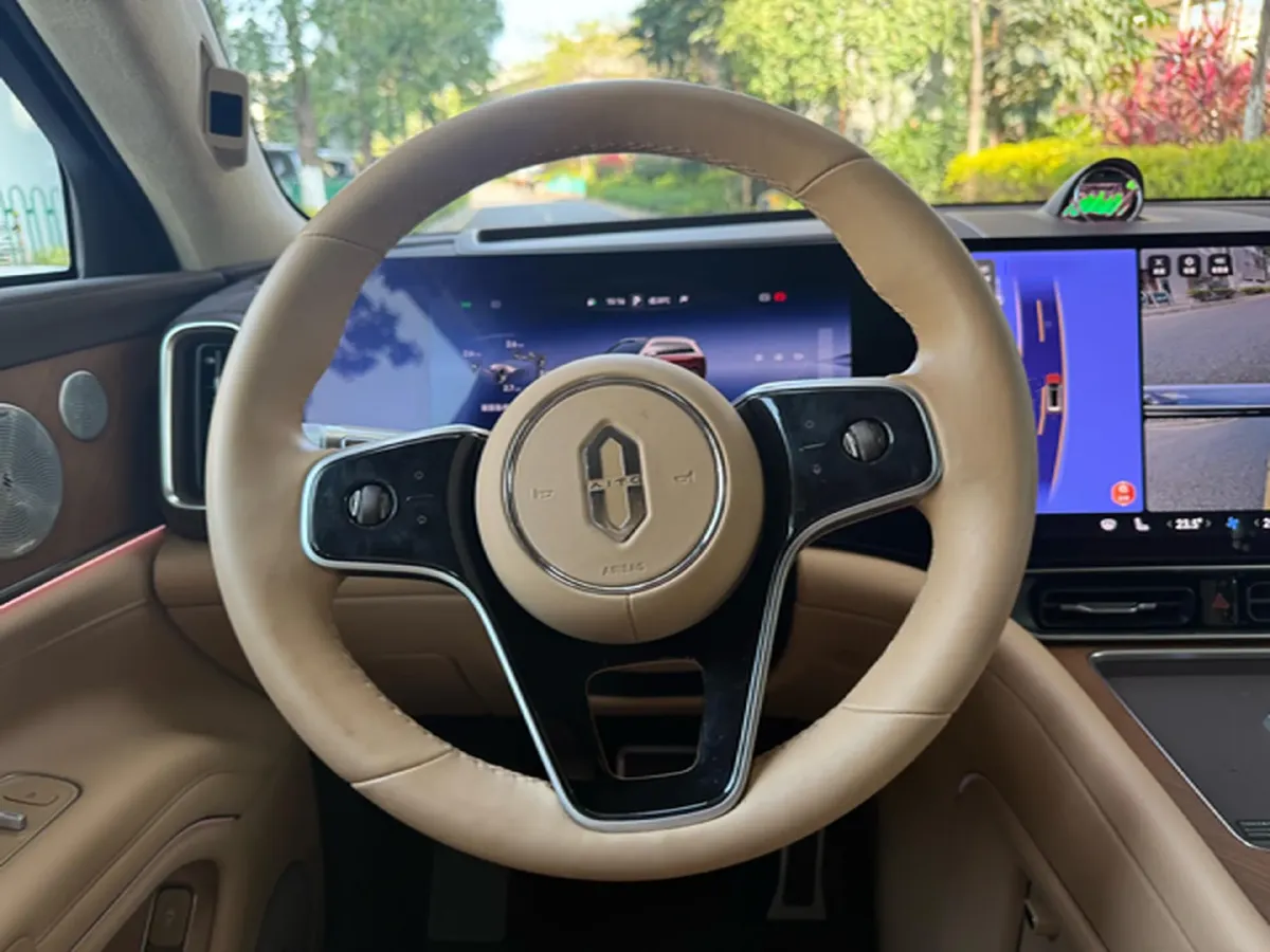 2025 AITO AITO M9 REEV 160HP REEV 52KWH,autocango,china used car exporter,china ev exporter,chinese used car exporter,chinese used ev exporter