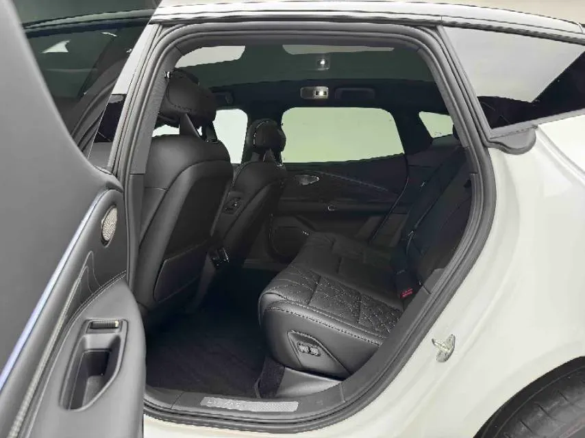 2025 LYNK&CO 10 EM-P 1.5T 163HP L4 3DHT PHEV,autocango,china used car exporter,china ev exporter,chinese used car exporter,chinese used ev exporter