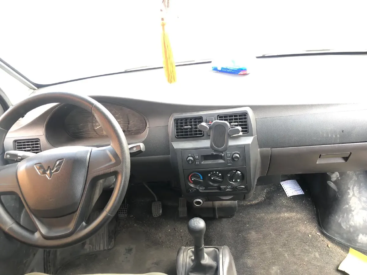 2023 WuLing RongGuang New Truck 1.5L 102HP L4 5MT,autocango,china used car exporter,china ev exporter,chinese used car exporter,chinese used ev exporter